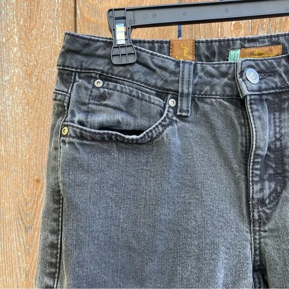 WRANGLER Women’s Black Straight Leg Short Rise Aura Jean Size 4 - Picture 13 of 13